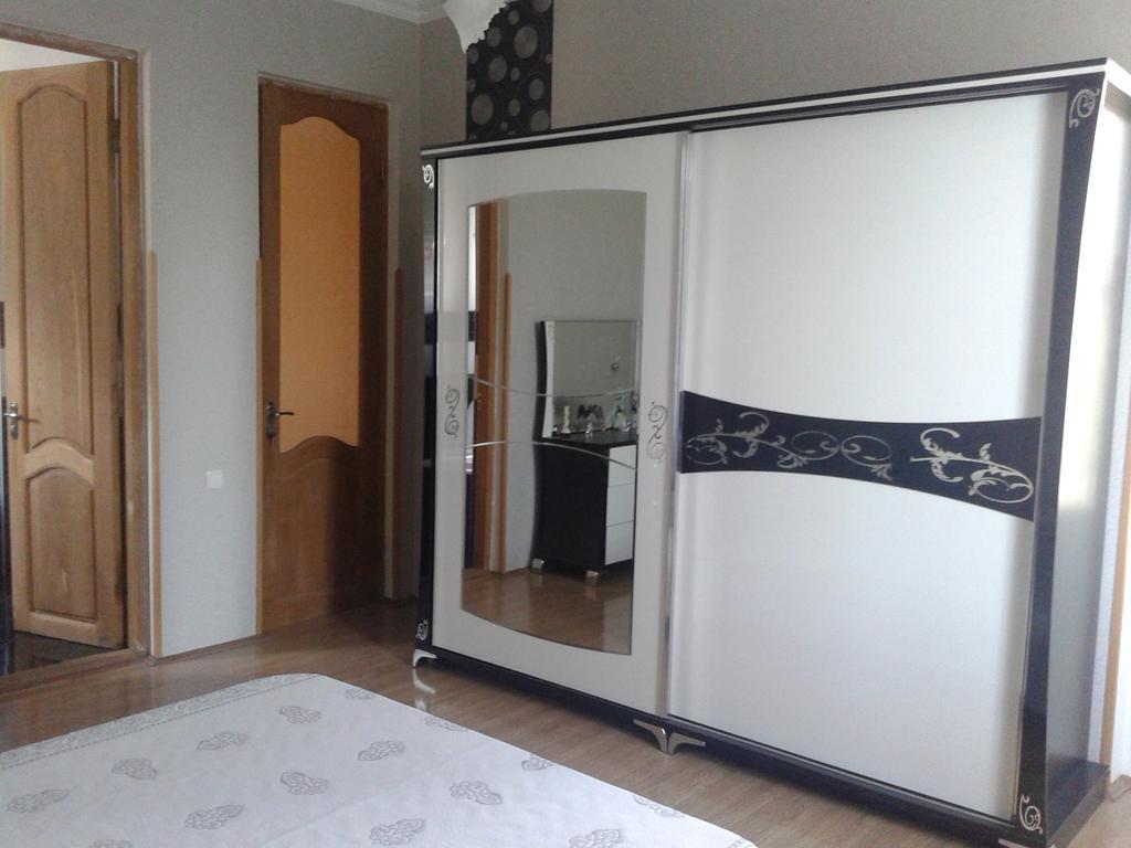 Bajo Guest House Kutaisi Habitación foto