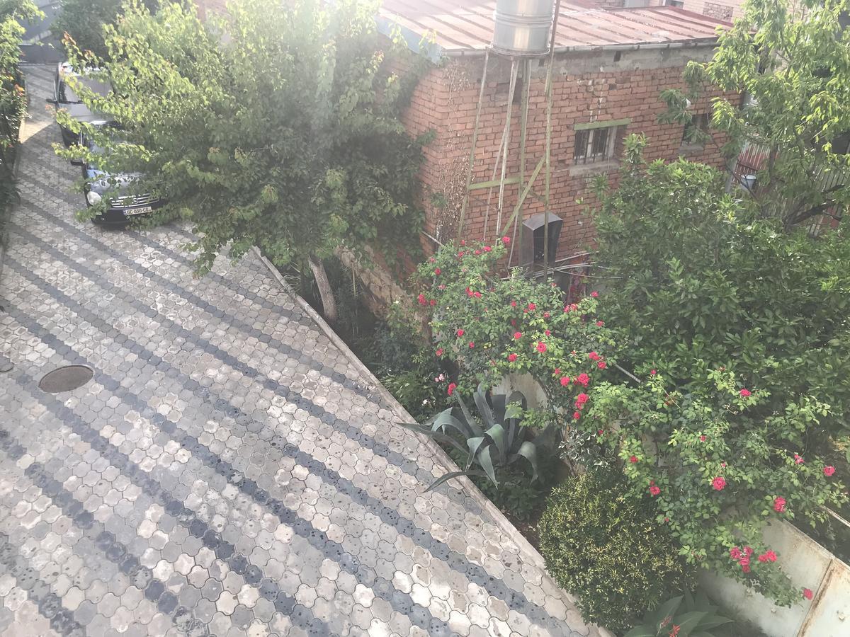 Bajo Guest House Kutaisi Exterior foto