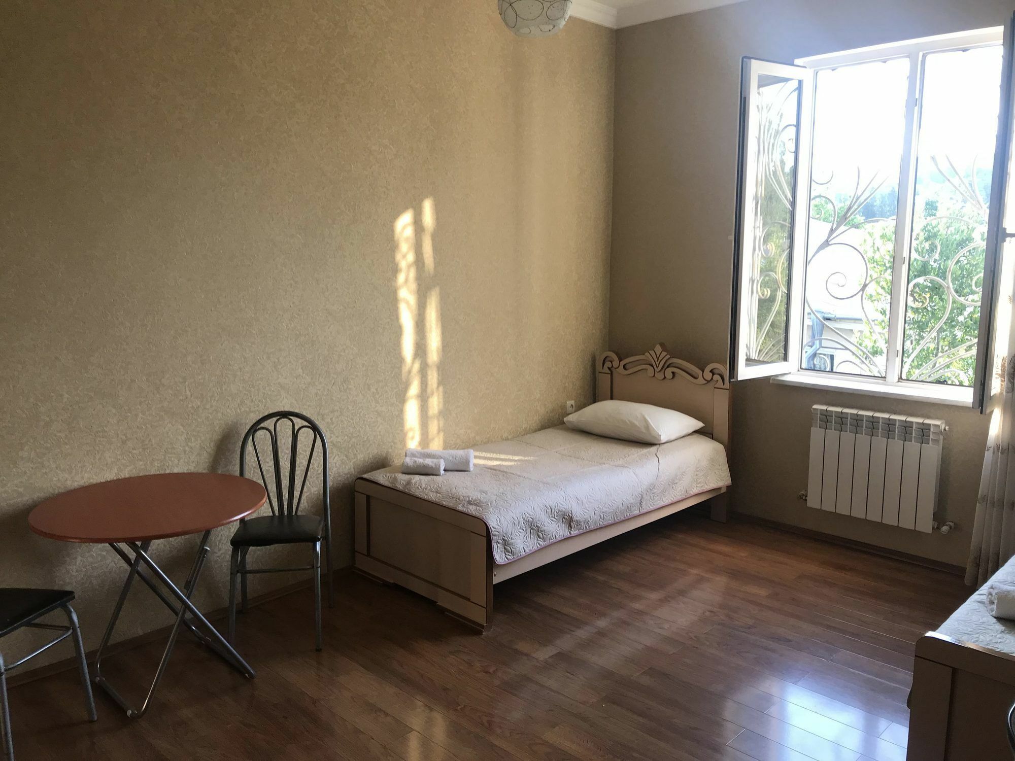 Bajo Guest House Kutaisi Exterior foto